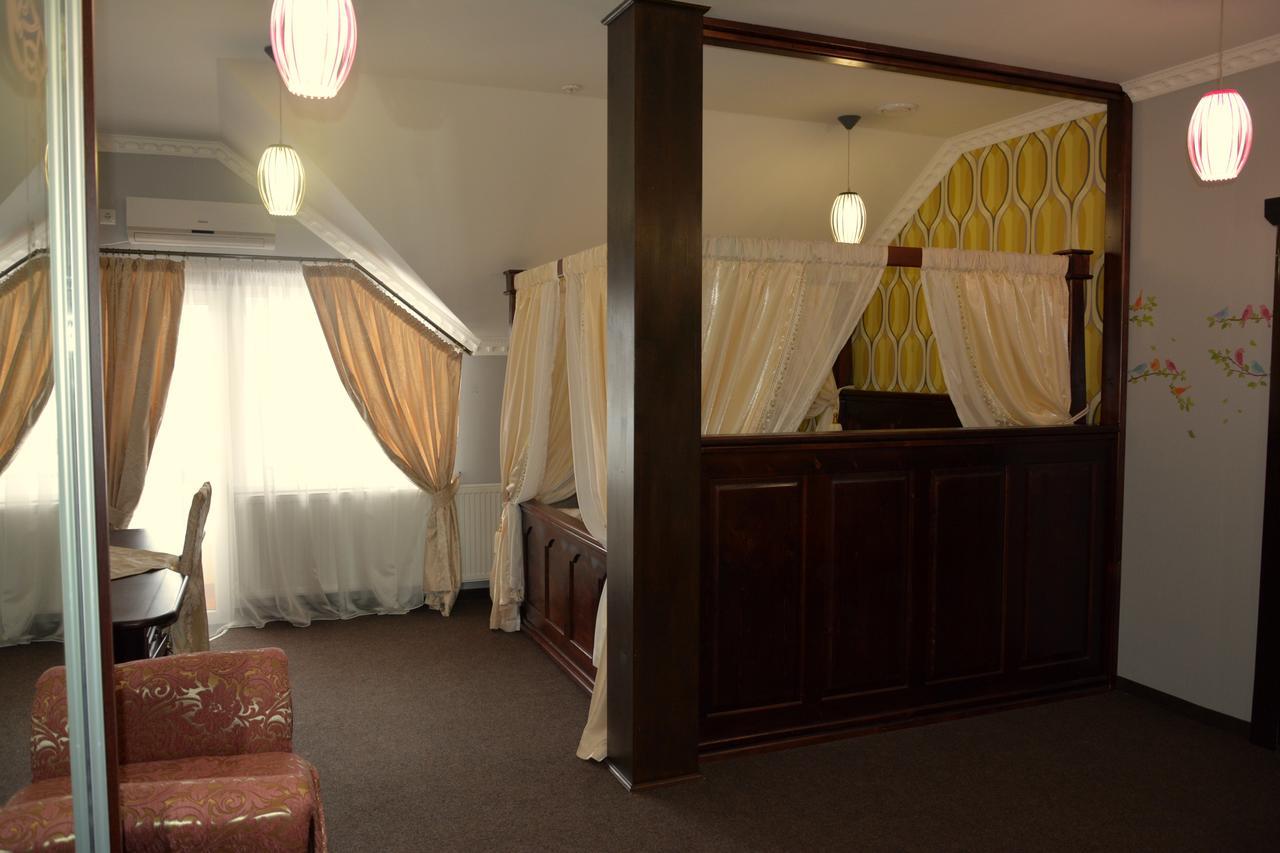 Golden Palace Dubove Exterior foto